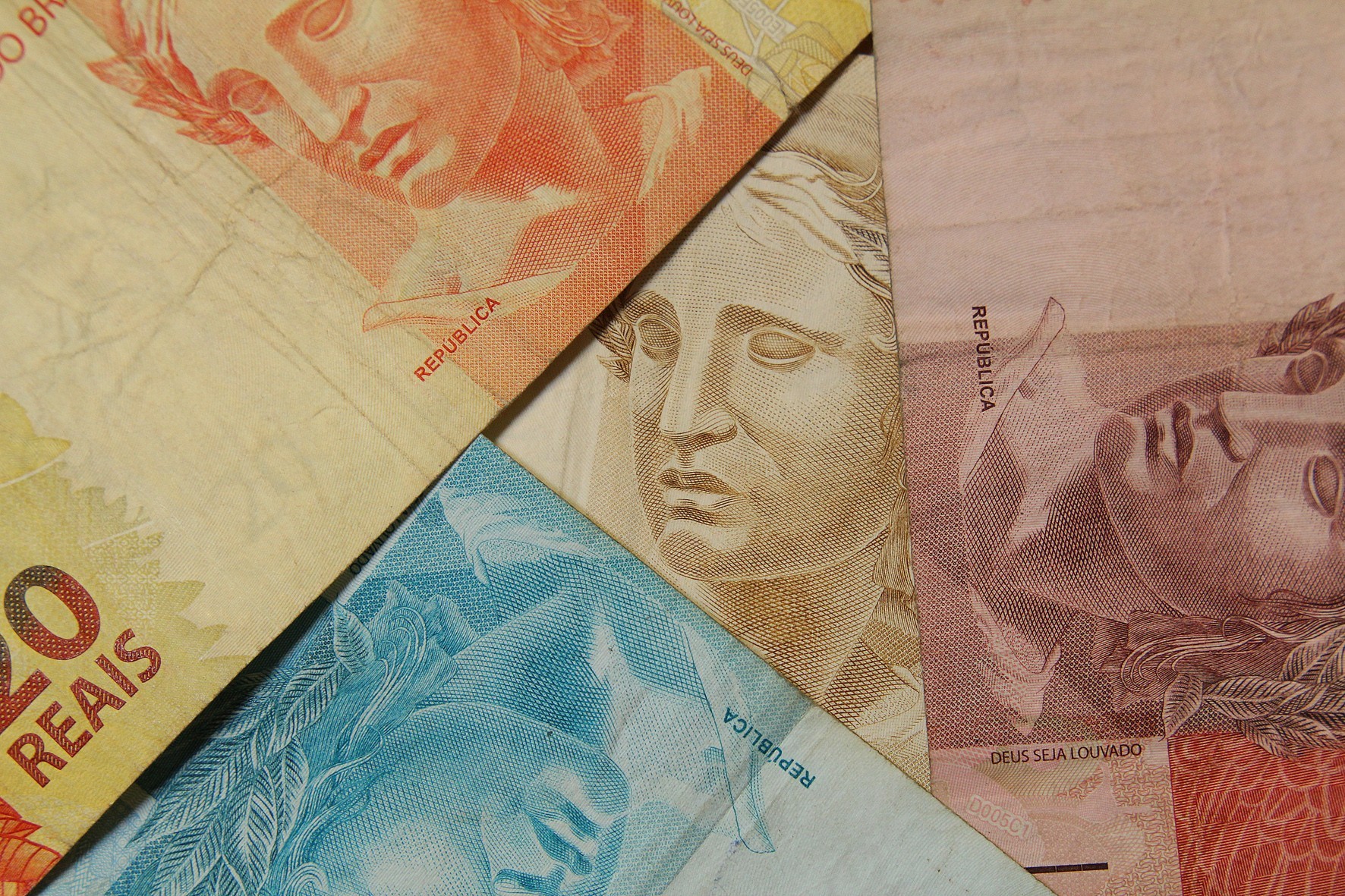 Mercado financeiro eleva previsão da inflação de 4,5% para 4,55%