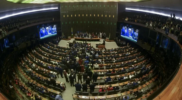 Congresso articula derrubada de vetos sobre fundos na reforma tributária
