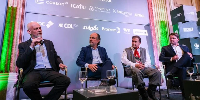 Secretário do Ministério do Trabalho e Emprego discute situação do Microempreendedor Individual e a visão da CLT no mundo do mercado