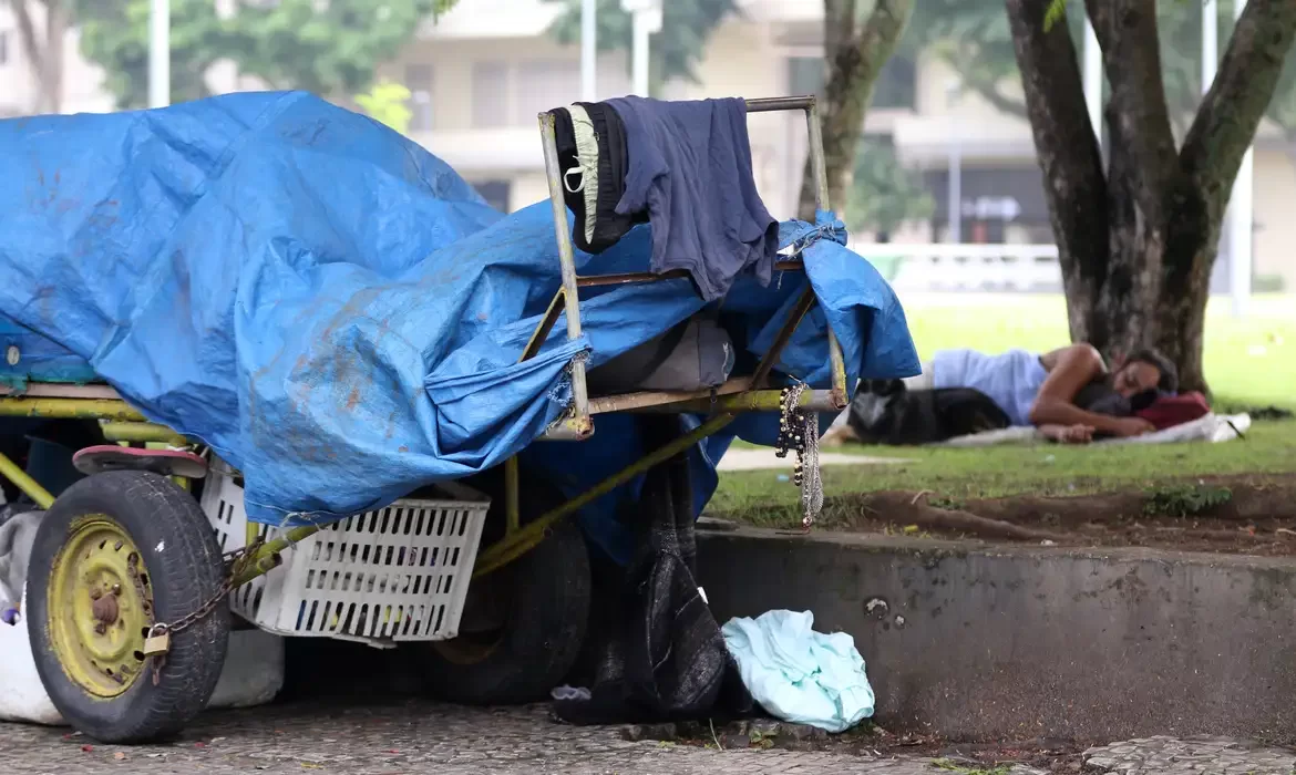Renda dos 10% mais ricos é 13,4 vezes maior que dos 40% mais pobres