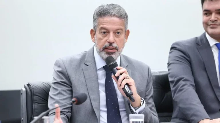 Projeto que amplia faixa de isenção do IR deve ser votado na 4ª