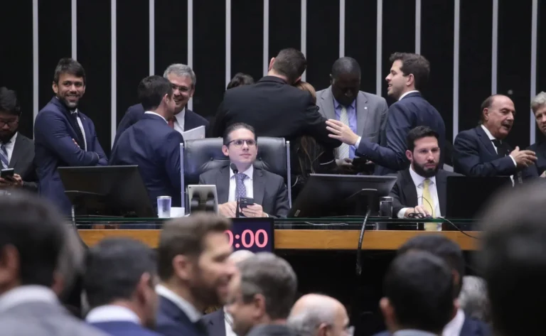 Câmara fará esforço concentrado para votar IR e PECs antes do recesso