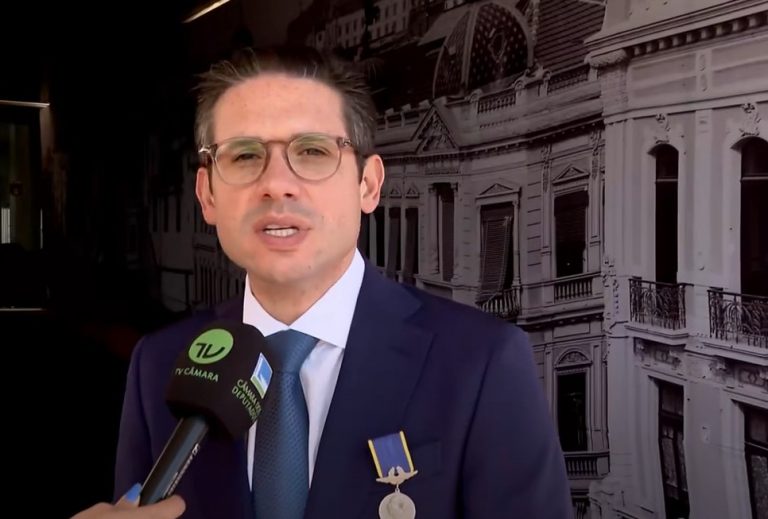 Isenção do IR para quem ganha até R$ 5 mil é prioridade no segundo semestre, diz Hugo Motta