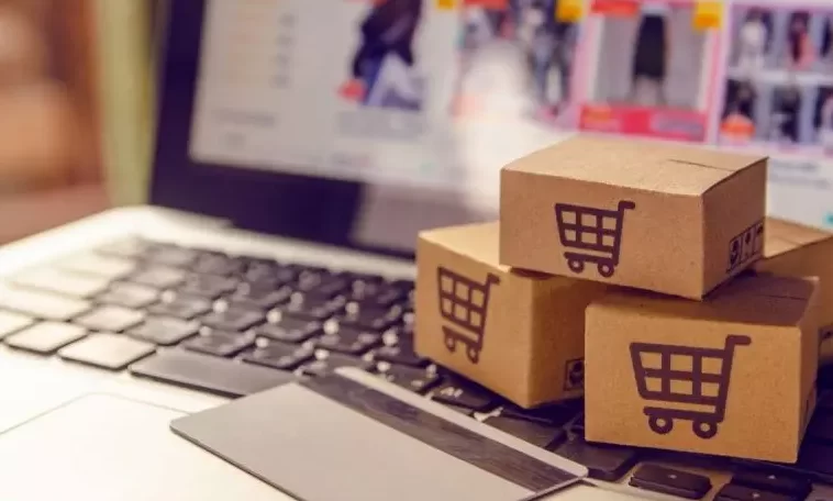 Taxa das blusinhas: Receita Federal arrecada recorde de R$ 5 bilhões em 2025, mesmo com queda de encomendas internacionais