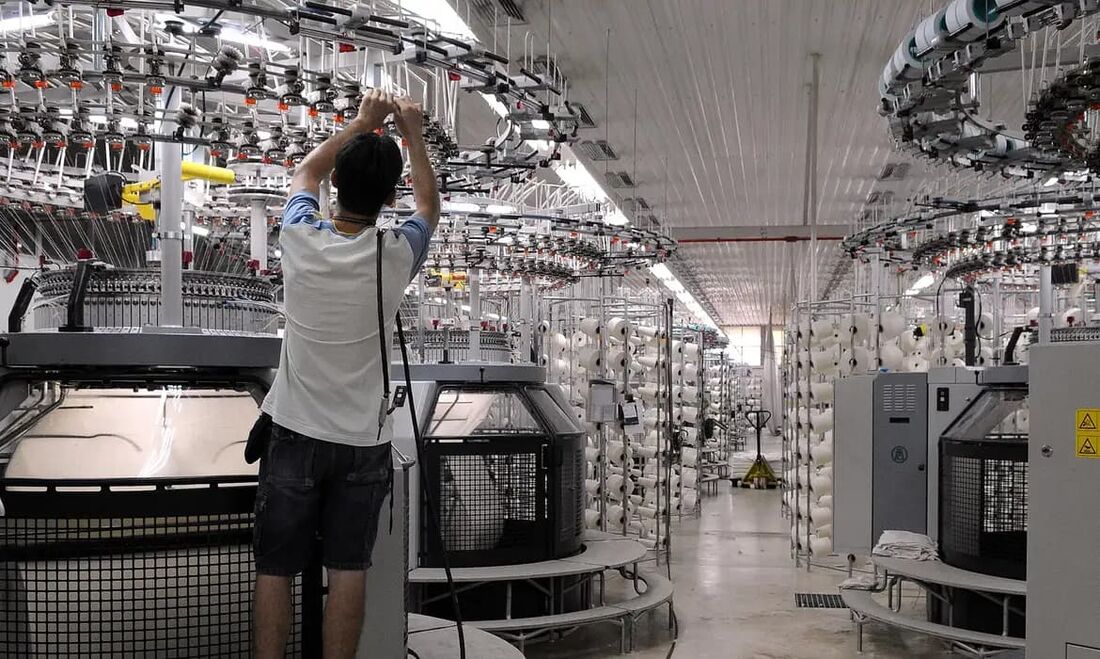 Proposta sobre fim da escala 6×1 deve elevar em 22% custo do trabalho, diz FecomercioSP