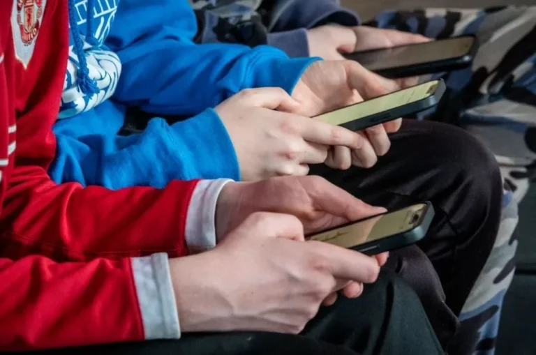 Governo recua de tarifa mais alta a 120 produtos de informática e telecom