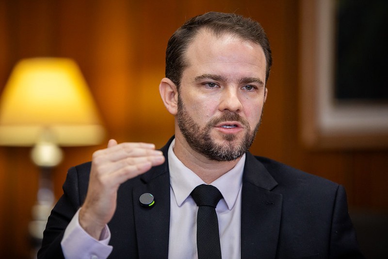 Com alíquotas indefinidas, a Fazenda mantém Imposto Seletivo para 2027