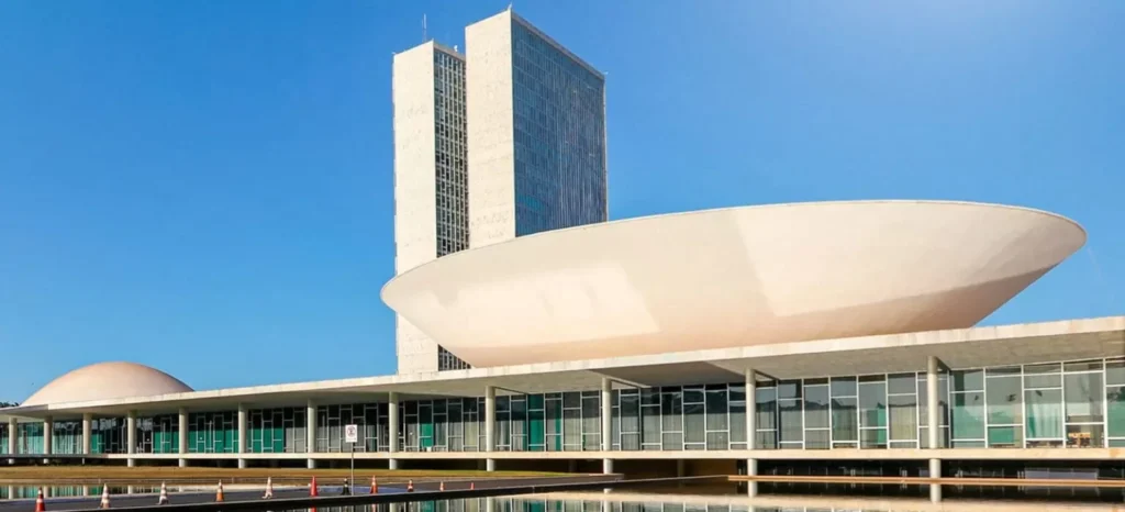 Nesta quarta (1º), presidente da FENACON acompanhou audiência pública sobre atualização do MEI e do Simples Nacional