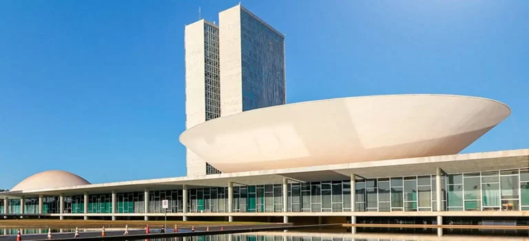 Nesta quarta (1º), presidente da FENACON acompanhou audiência pública sobre atualização do MEI e do Simples Nacional