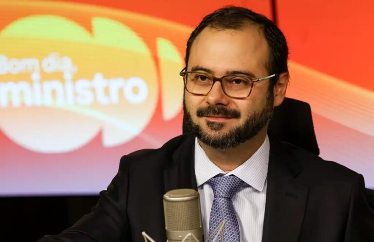 Não há uma solução madura para a atualização do Simples, diz ministro Paulo Pereira